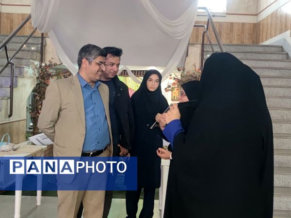 بازدید معاون پرورشی و تربیت بدنی ناحیه سه از دبیرستان مصلی‌نژاد ام البنین 