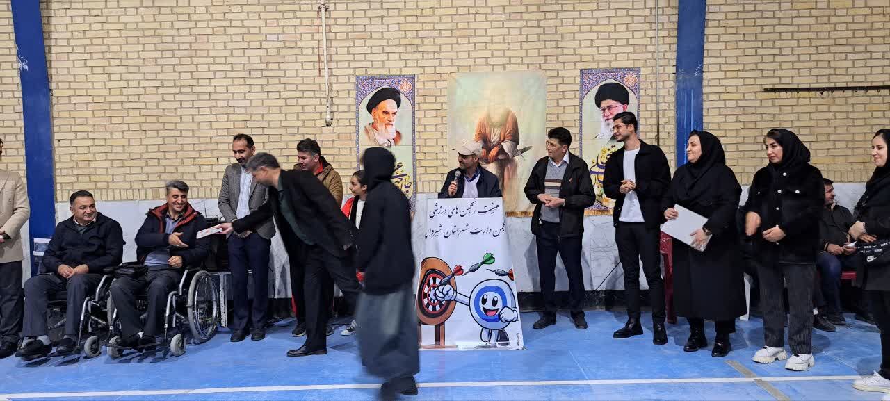 مسابقات دارت و طناب کشی به‌مناسبت روز پدر در سالن ایثار شهرستان شیروان