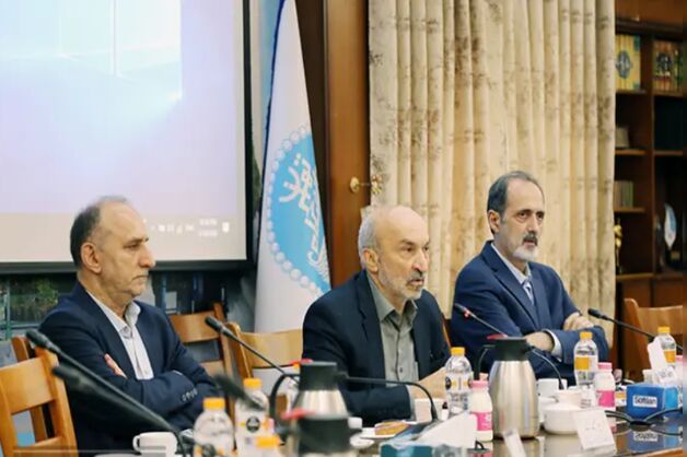 آغاز فصل جدید تحول در دانشگاه تهران؛ از هوشمندسازی فرآیندها تا ارتقای رتبه‌های بین‌المللی / سال تحصیلی آینده، سال تحول ساختاری و هوشمندسازی دانشگاه خواهد بود 