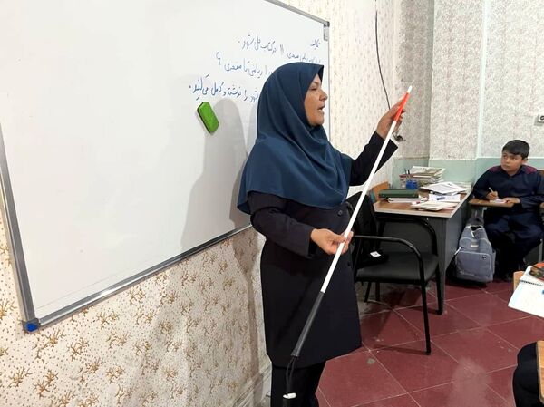 گرامیداشت روز جهانی نابینایان در آموزشگاه شهید محمد منتظر قائم خاتم