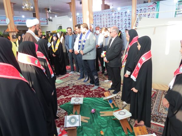 بازدید قائم مقام سازمان دانش‌آموزی از دانش‌آموزان پیشتاز معتکف بام و صفی‌آباد