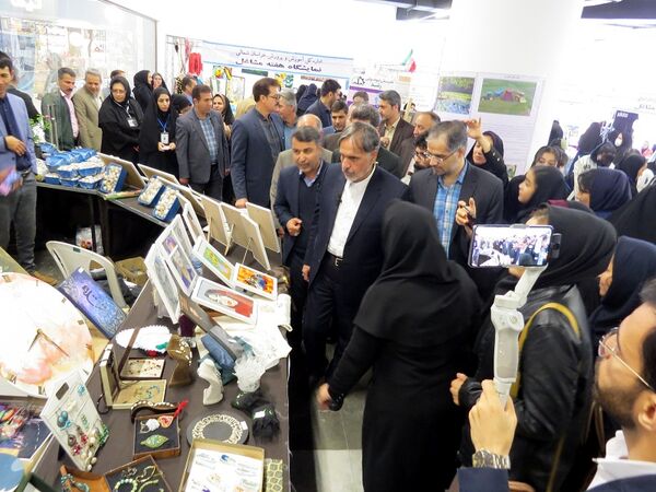 افتتاحیه نمایشگاه استانی به‌مناسبت هفته مشاغل در شهرستان بجنورد 