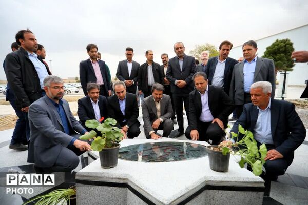 افتتاح نمایشگاه کالاهای اساسی استان در همدان