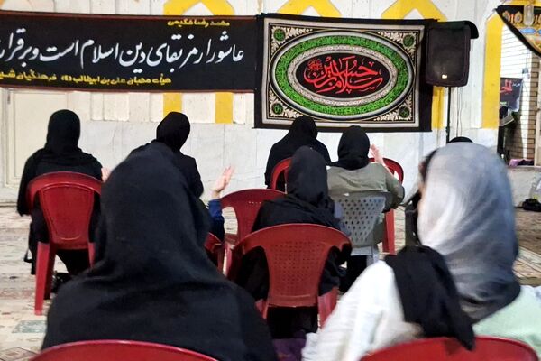 عزاداری سالار شهیدان شب سوم محرم در دبیرستان شهید دستغیب ناحیه۳ شیراز 