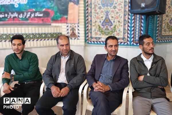 آغاز مسیر نور؛ قاب‌هایی از جشن تکلیف دختران شهرستان بن