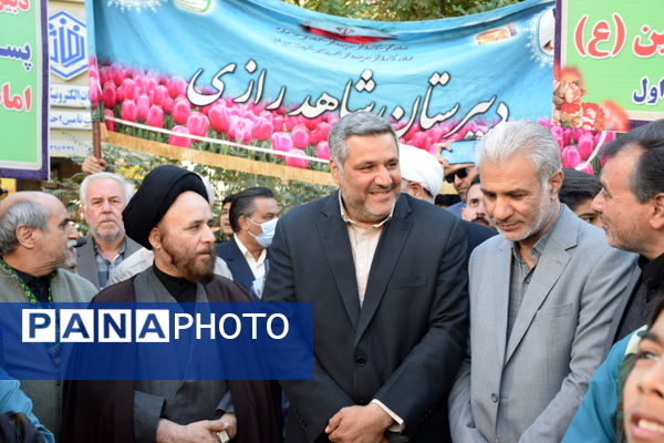 حماسه حضور نوجوانان تربت‌حیدریه در روز دانش‌آموز