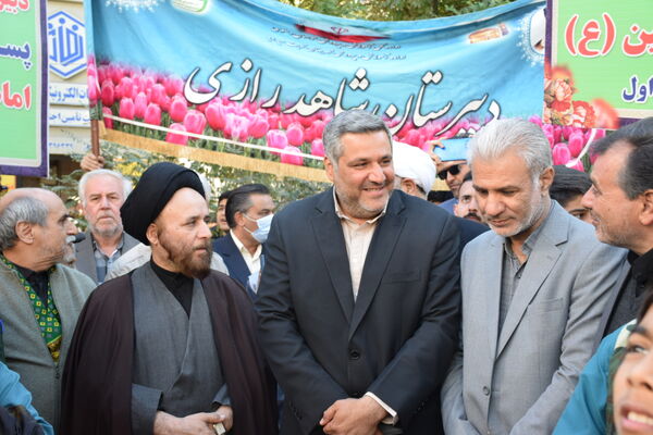حماسه حضور نوجوانان تربت‌حیدریه در روز دانش‌آموز
