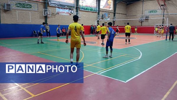 مسابقات والیبال بین مدرسه‌ای دانش‌آموزان ساوجبلاغ