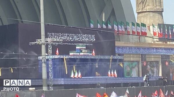 مصلی امام خمینی(ره) تهران میزبان آیین باشکوه وداع با پیکر مطهر رهبر شهید