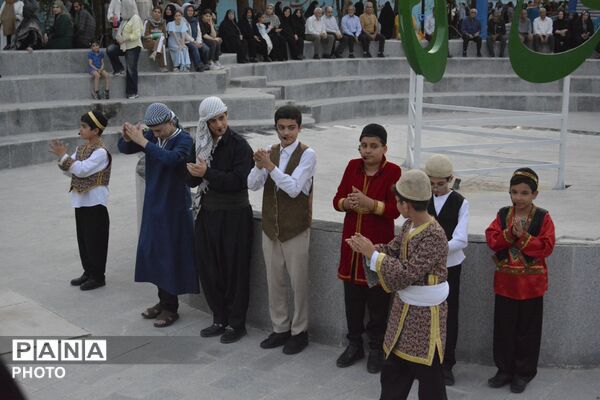 از لبخند کودکان تا دست دعای بزرگ‌ترها
