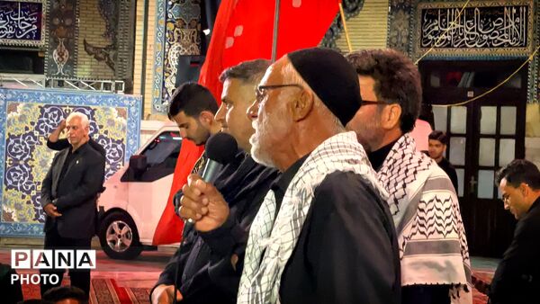 اجرای آیین سنتی علم زنی شهرستان کاشمر در حرم مطهر رضوی