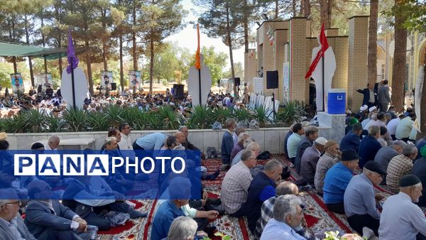 نماز جمعه در جوار شهدای بهشت فضل نیشابور 