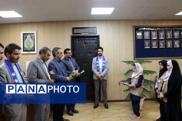 سپاس معلم در اداره آموزش و پرورش خراسان رضوی توسط دختران پیشتاز