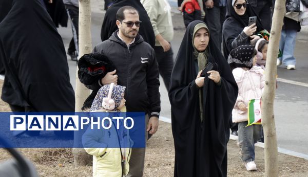 حضور پرشور مردم پاکدشت در راهپیمایی ۲۲ بهمن 