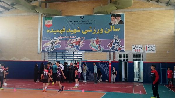 افتتاح سالن ورزشی شهید فهمیده با عنوان طرح «میدان همدلی» 