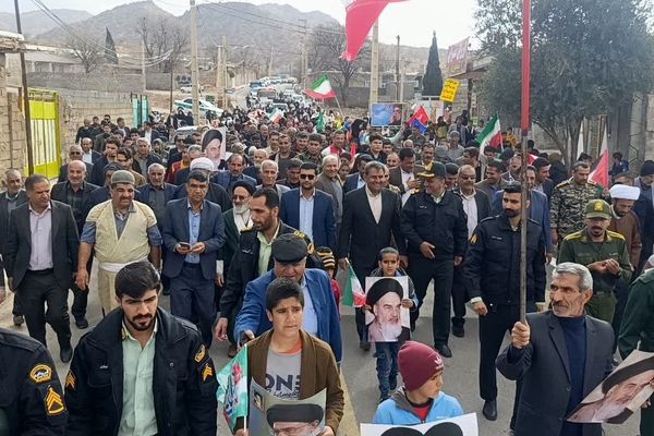 حضور پرشور مردم شهر پاتاوه در راهپیمایی یوم‌الله ۲۲ بهمن