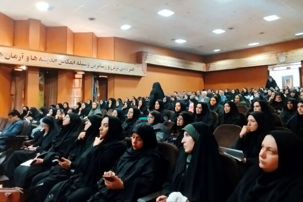 سمینار آشنایی با هوش مصنوعی در ناحیه 4 شیراز 