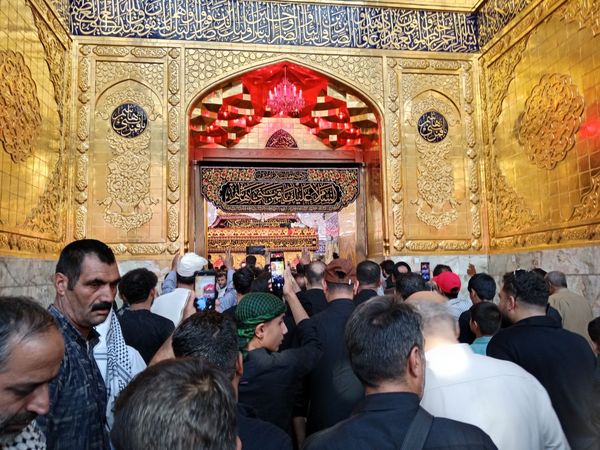 پیاده روی اربعین  و زیارت حرمین مطهر امام حسین علیه السلام و حضرت ابوالفضل عباس علیه السلام 