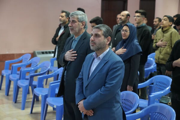  جشن ستارگان برای دانش‌آموزان رتبه‌های ‌اول تا سوم علمی در دبیرستان شاهد صارمیه ۶