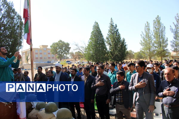 گرامیداشت هفته دفاع مقدس در مدرسه نخبگان عشایر گنجه‌ای یاسوج