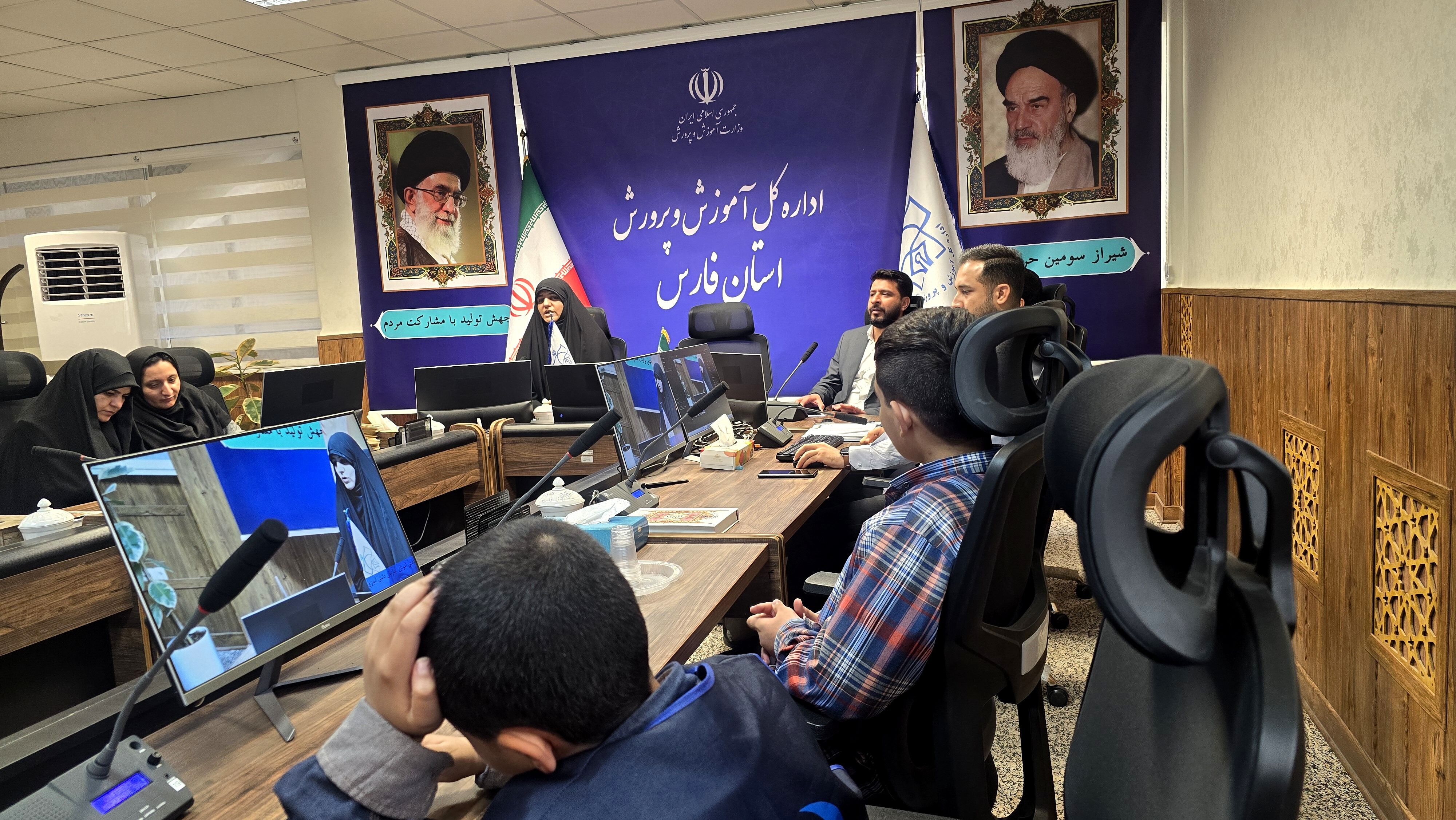 دیدار صمیمی خبرنگاران پانا با عضور شورای شهر شیراز