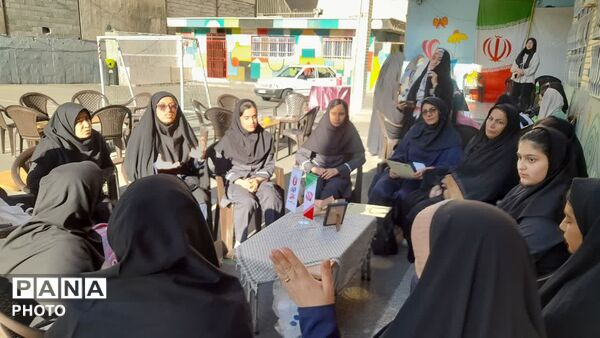 حضور دانش‌آموزان دبیرستان فدک در پاتوق «نوجوان مبارز » شهرستان فردیس