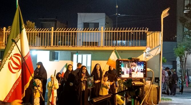 برپایی تریبون آزاد و گفتگوی مردمی در کنار تجمع مردم رودهن