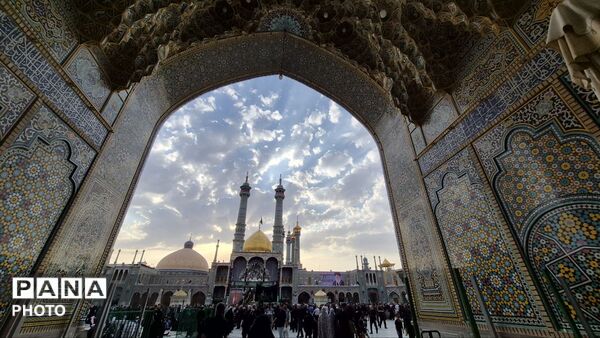 حرم خواهر امام مهربانی غرق در اندوه برادرشد