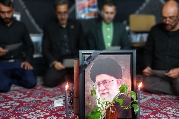 مراسم ختم قرآن فرهنگیان شهرستان پردیس جهت بزرگداشت رهبر شهید