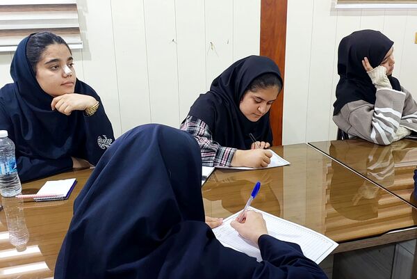 کارگاه مشاوره تحصیلی در دبیرستان دخترانه شهید محمدتقی دستغیب ناحیه 3 شیراز