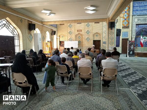 قرائت قرآن‌آموزان ساوجبلاغ در مسجد ولی عصر 