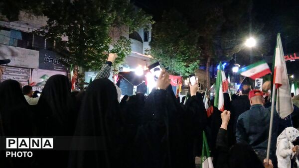 مشت ها بر فراز آسمان نیشابور نمایان شد 