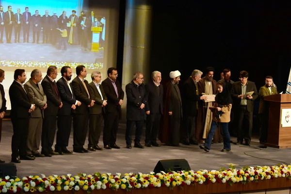 تجلیل از ۱۸۰ دانش‌آموز برتر شاهد و ایثارگر بویراحمد با حضور مسئولان استانی