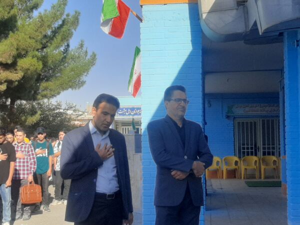 زنگ مهر در دبیرستان شاهد ابوذر غفاری نیشابور به صدا در آمد 