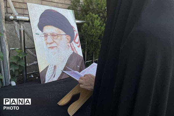 مشهد در سوگ؛ بدرقه باشکوه رهبر شهید انقلاب در جوار بارگاه رضوی