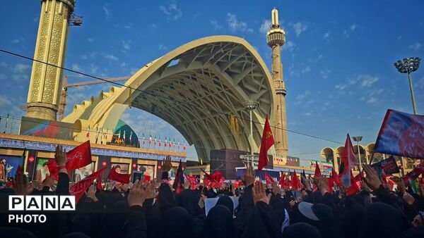 سوگ ملی در وداع با رهبر انقلاب 