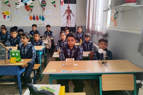 گرامیداشت هفته کتاب و کتابخوانی در مدارس رودهن 