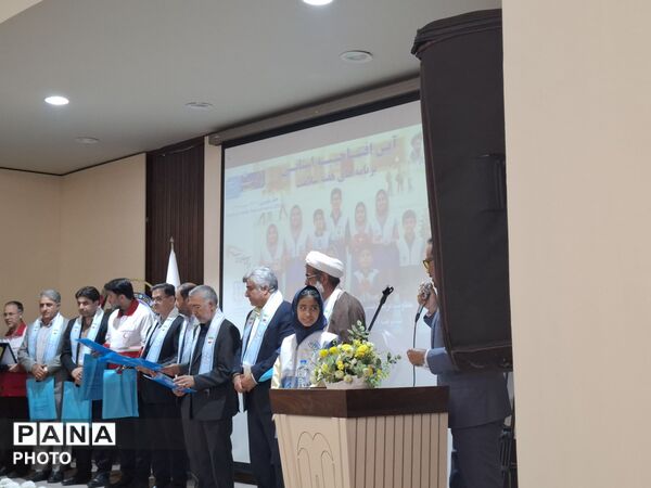 تقدیر از سفیران برتر سلامت ناحیه ۶ 