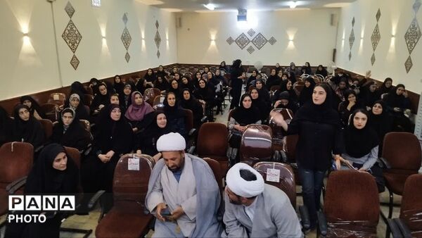 دوره توانمند سازی مربیان پیش‌ دبستانی در بروجرد