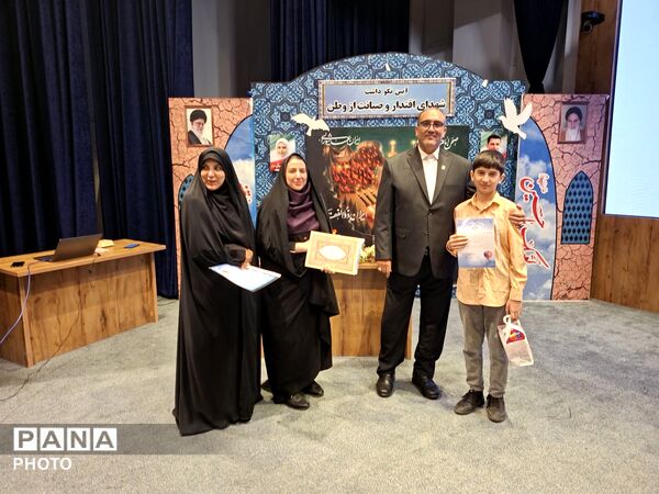 درخشش دانش‌آموزان منطقه ۳ در اختتامیه استانی جشنواره فرهنگی و هنری «امید فردا»
