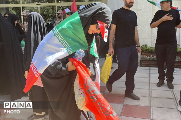 مشهد در سوگ؛ بدرقه باشکوه رهبر شهید انقلاب در جوار بارگاه رضوی