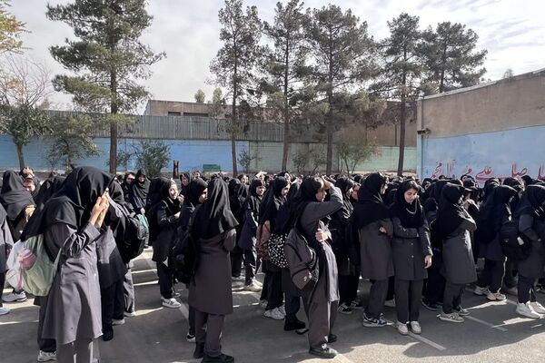 برگزاری جشن شروع سال تحصیلی و زنگ مهر در دبیرستان حدیث کساء خاورشهر ناحیه یک شهرری