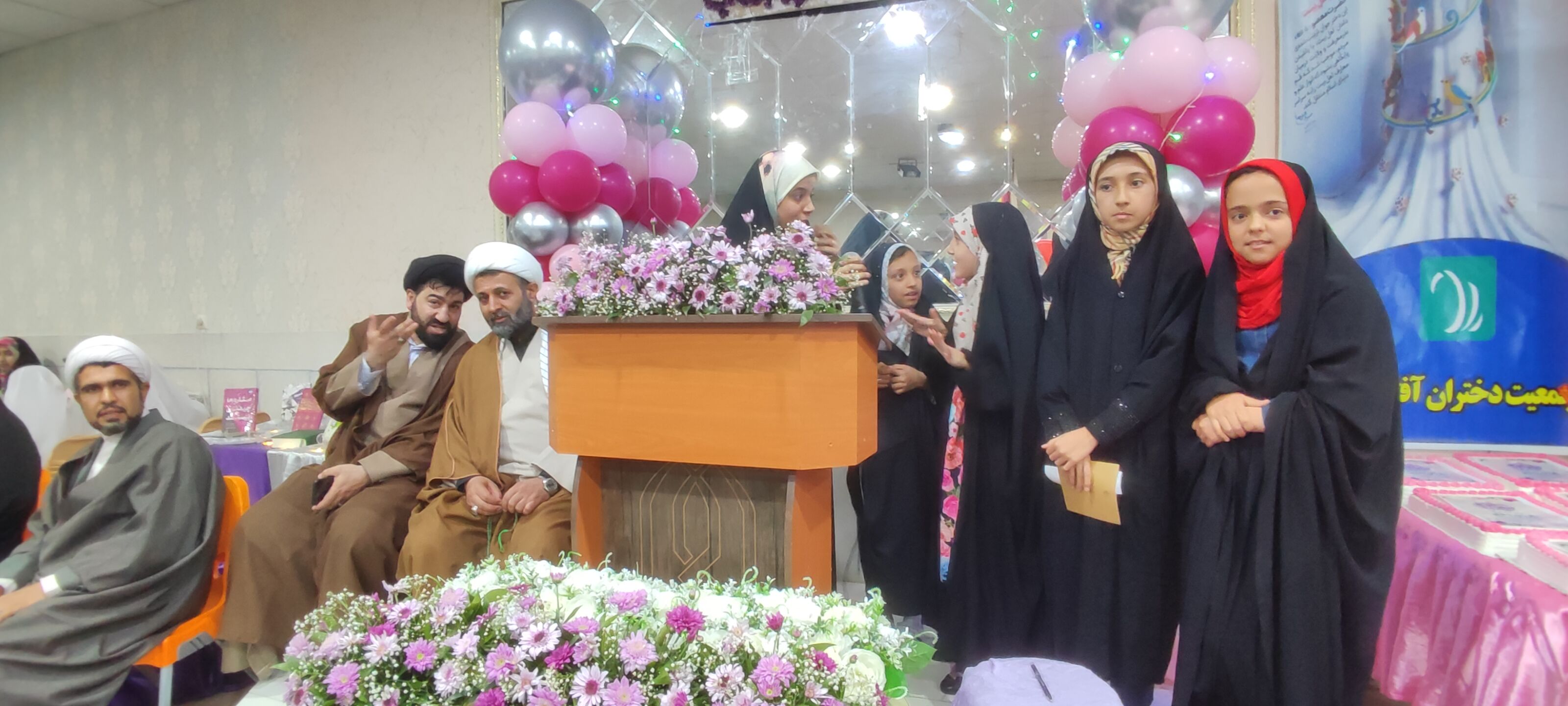 حضور دانش‌آموزان مدرسه خاقانی در جشن دختران آفتاب شیروان