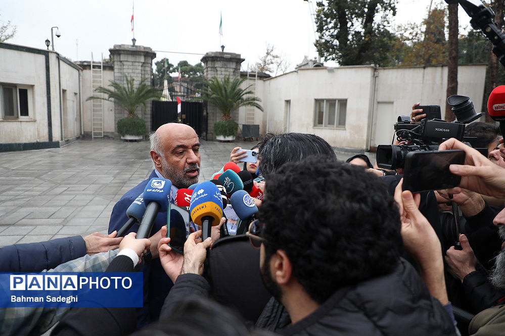 دستمزد کارگران را با رویکردی متعادل تعیین می‌کنیم