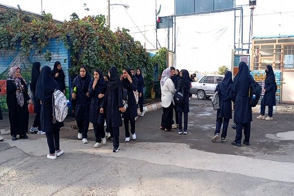 آغاز سال تحصیلی جدید و گرامیداشت هفته دفاع مقدس در دبیرستان شهید مجید دهنوی نیشابور