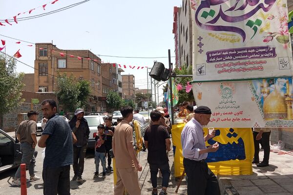 بازدید مسئولان رباط کریم از جشن کیلومتری عید غدیر
