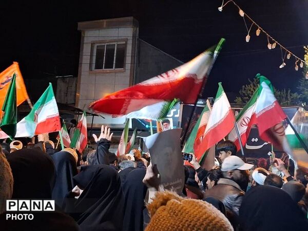دانش‌آموزان پای کار وطن