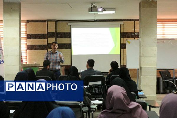 کارگاه اقدام‌پژوهی در فیروزکوه؛ گامی به سوی معلمی پژوهنده