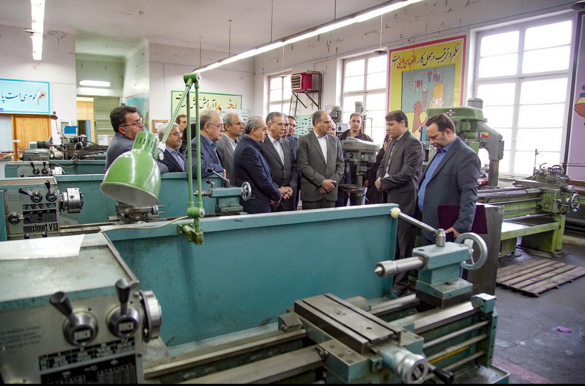 هنرستان وحدت آبرو و شناسنامه صنعتی آذربایجان شرقی است