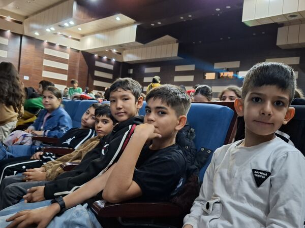 اکران فیلم سینمایی ببعی قهرمان در فرهنگسرای بعثت صفادشت